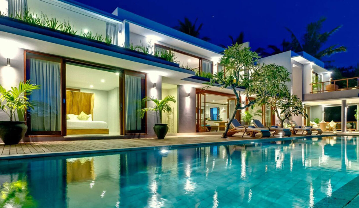 009 - luxury lombok villas Malimbu Cliff Villa - Night view