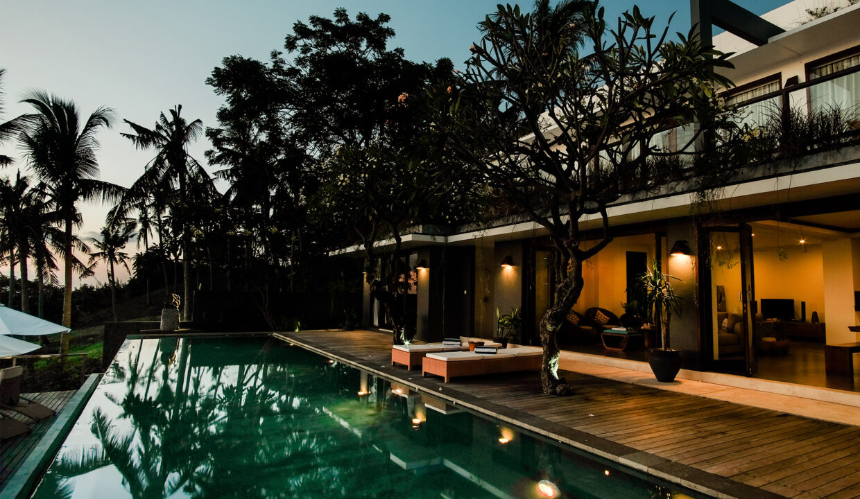 019 -luxury lombok villas Malimbu Cliff Villa - Villa at Night