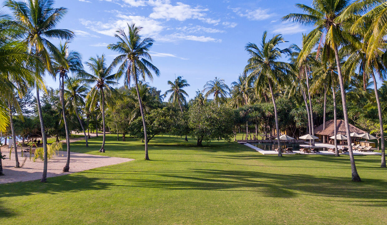 12.  luxury lombok villas Sira Beach House - Beautiful villa setting