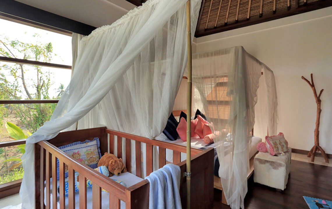 13-luxurylombokvillas-thejiwa-baby-cot