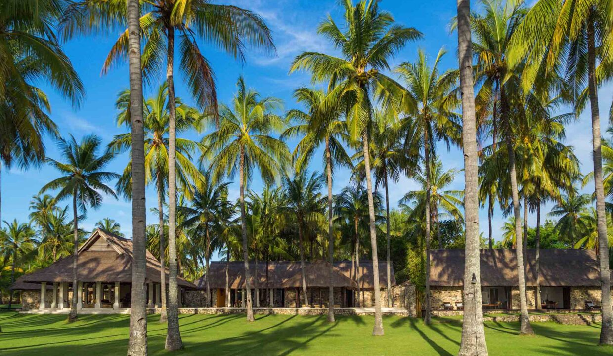 15.  luxury lombok villas Sira Beach House - Beautiful villa landscape
