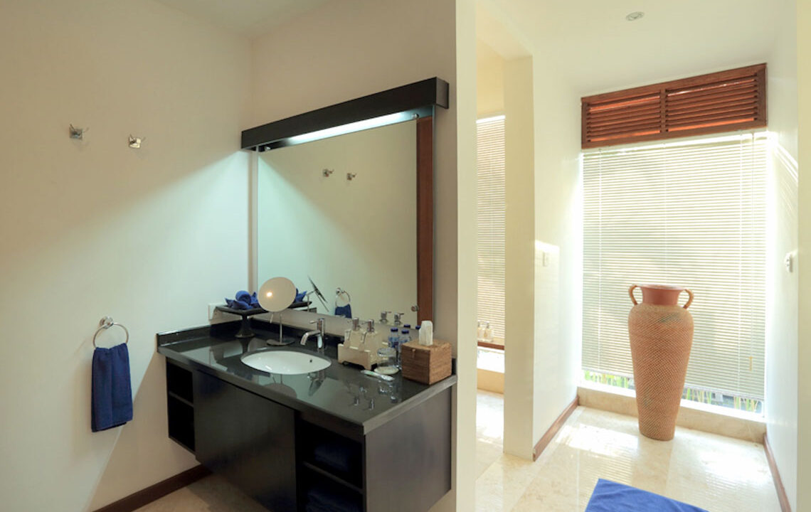 16-luxurylombokvillas-thejiwa-bathroom