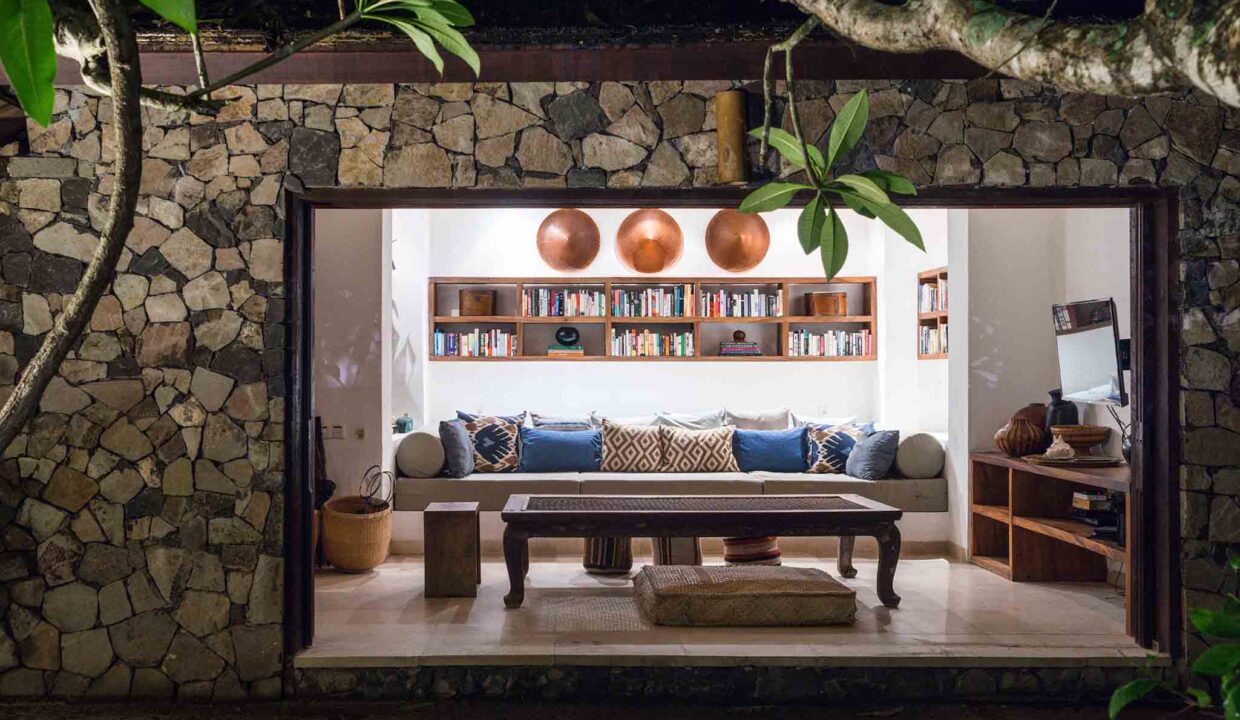 4.  luxury lombok villas Sira Beach House - Chill out area view from dry garden