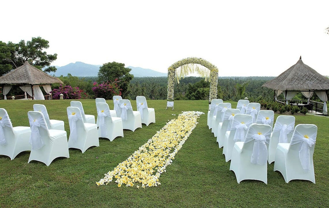 42-luxurylombokvillas-thejiwa-garden-wedding