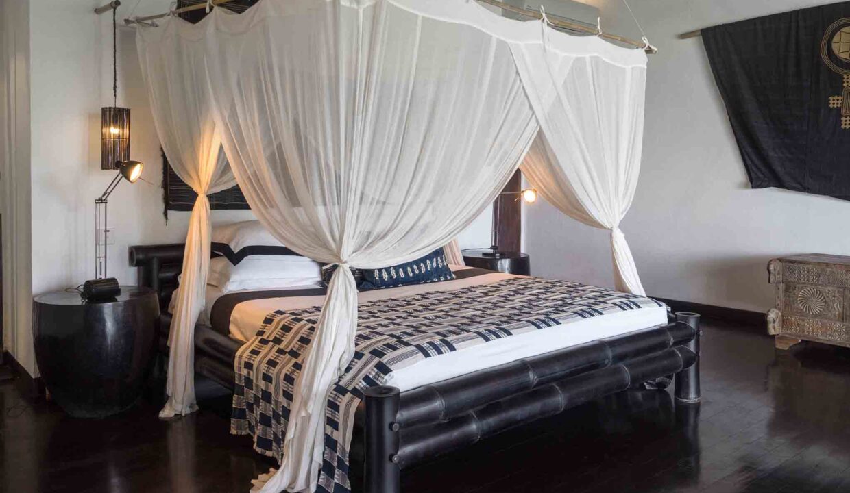 luxury lombok villas Sira Beach House - Beach bedroom two design
