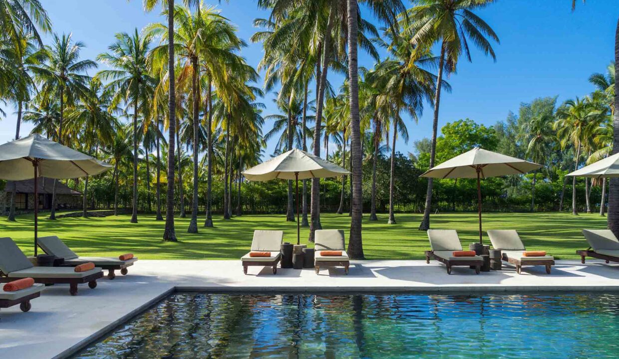 luxury lombok villas Sira Beach House - Blissful poolside