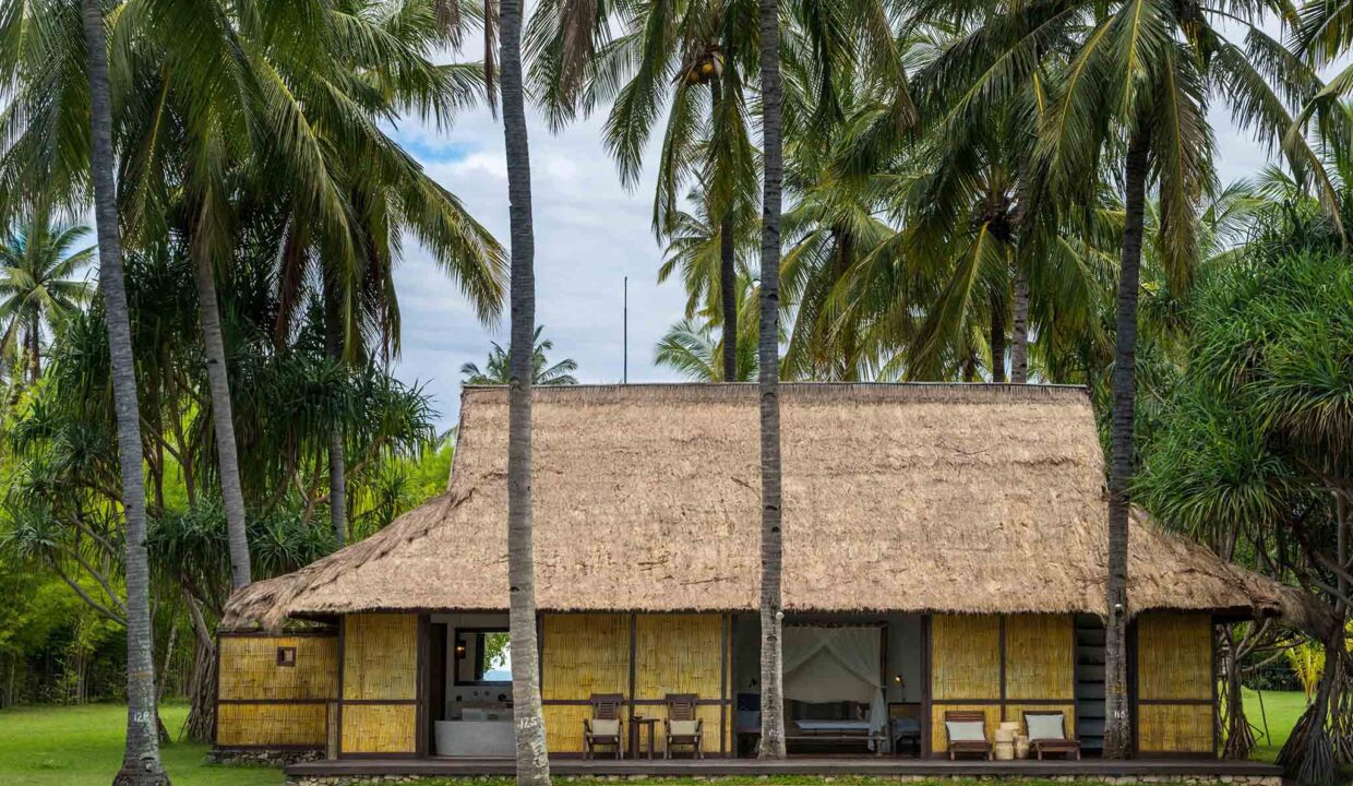 luxury lombok villas Sira Beach House - Immerse yourself in tranquility