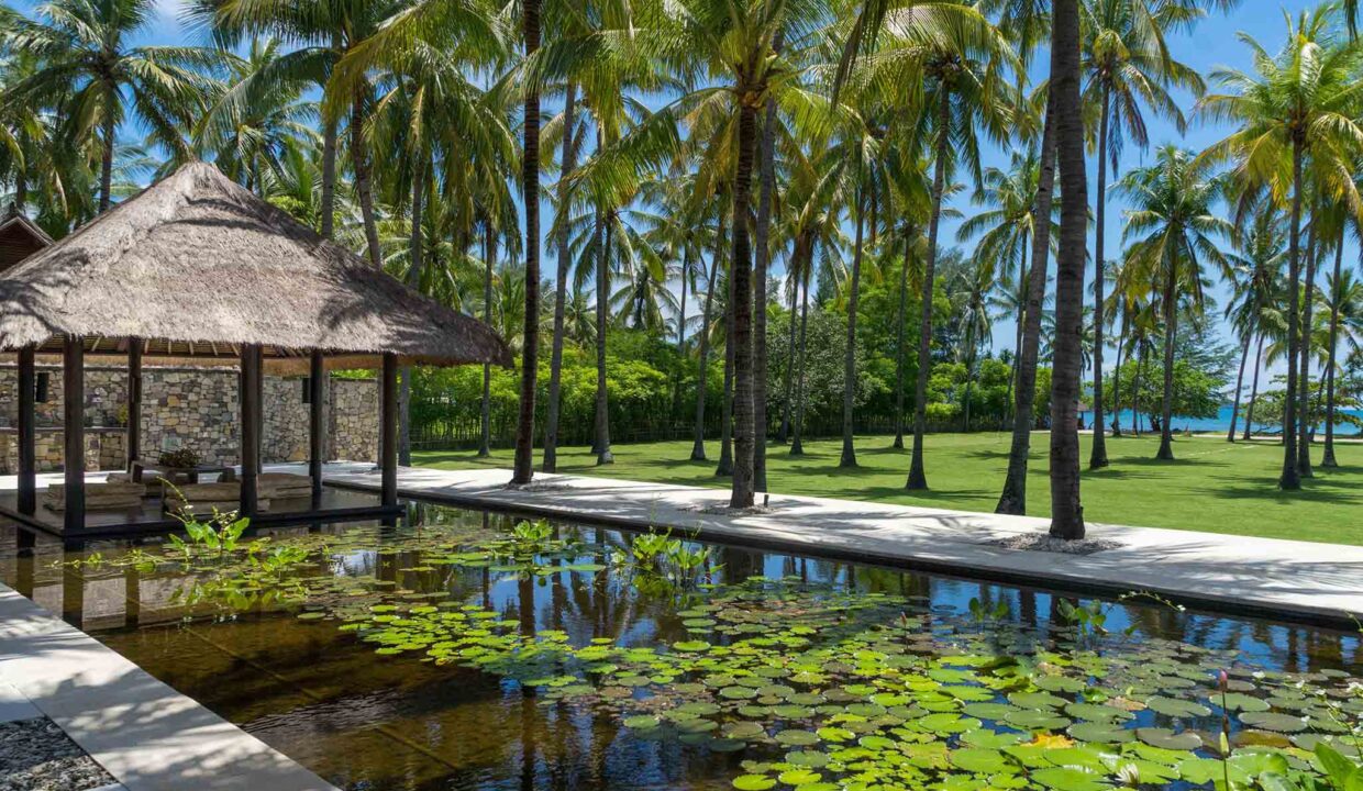 luxury lombok villas Sira Beach House - Picturesque beachfront villa