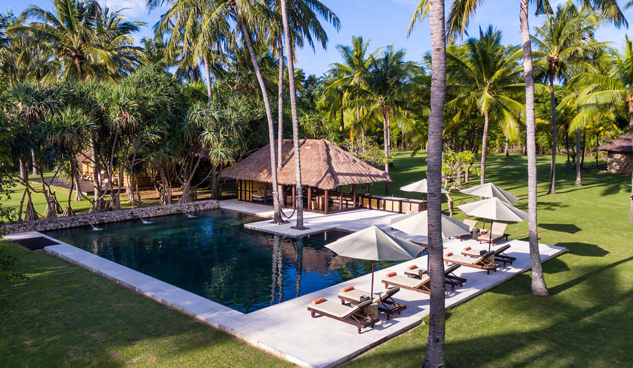 luxury lombok villas Sira Beach House - Relax and relish