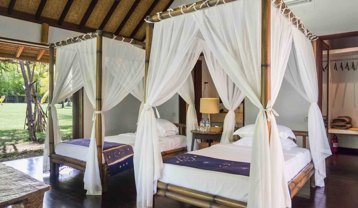 luxury lombok villas Sira Beach House - Twin bedroom detail